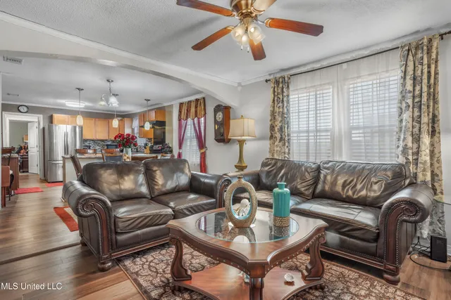 $337,500 | 1112 Robinson Street, Ocean Springs, MS 39564