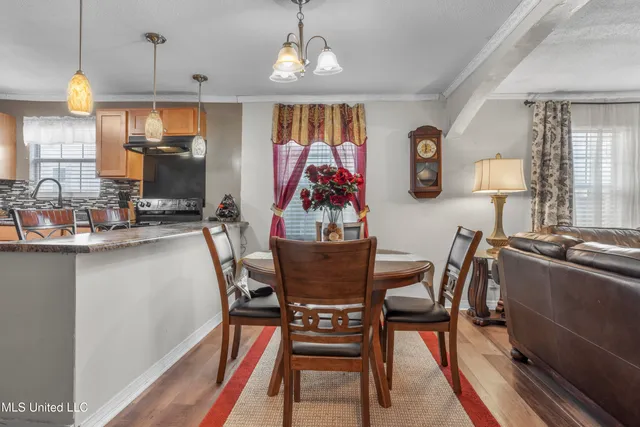 $337,500 | 1112 Robinson Street, Ocean Springs, MS 39564