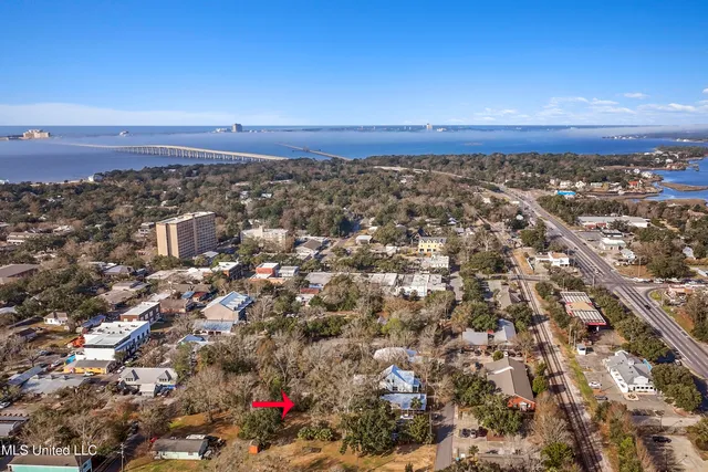 $337,500 | 1112 Robinson Street, Ocean Springs, MS 39564