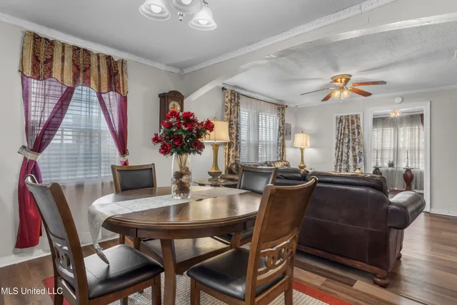 $337,500 | 1112 Robinson Street, Ocean Springs, MS 39564