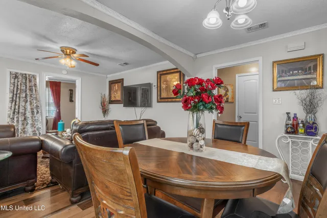 $337,500 | 1112 Robinson Street, Ocean Springs, MS 39564