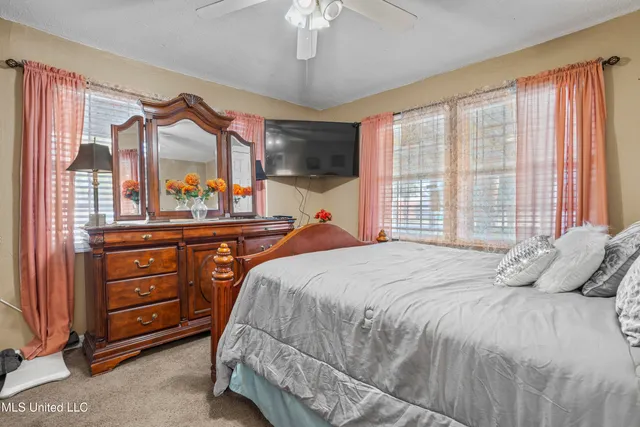 $337,500 | 1112 Robinson Street, Ocean Springs, MS 39564