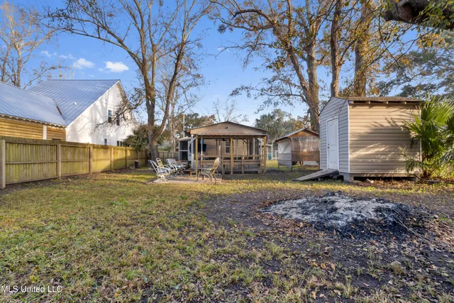 $337,500 | 1112 Robinson Street, Ocean Springs, MS 39564