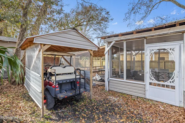 $337,500 | 1112 Robinson Street, Ocean Springs, MS 39564