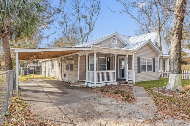 $337,500 | 1112 Robinson Street, Ocean Springs, MS 39564