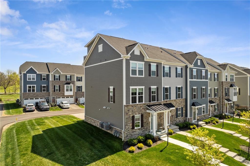 4508 Spruce Road Gibsonia, PA 15044 - Photo 2 of 33 Gallery Image 2