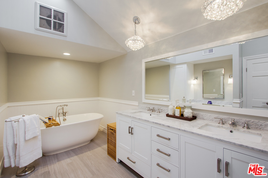 13082 Mindanao Way, Unit 58 Marina del Rey, CA 90292 - Photo 17 of 28
