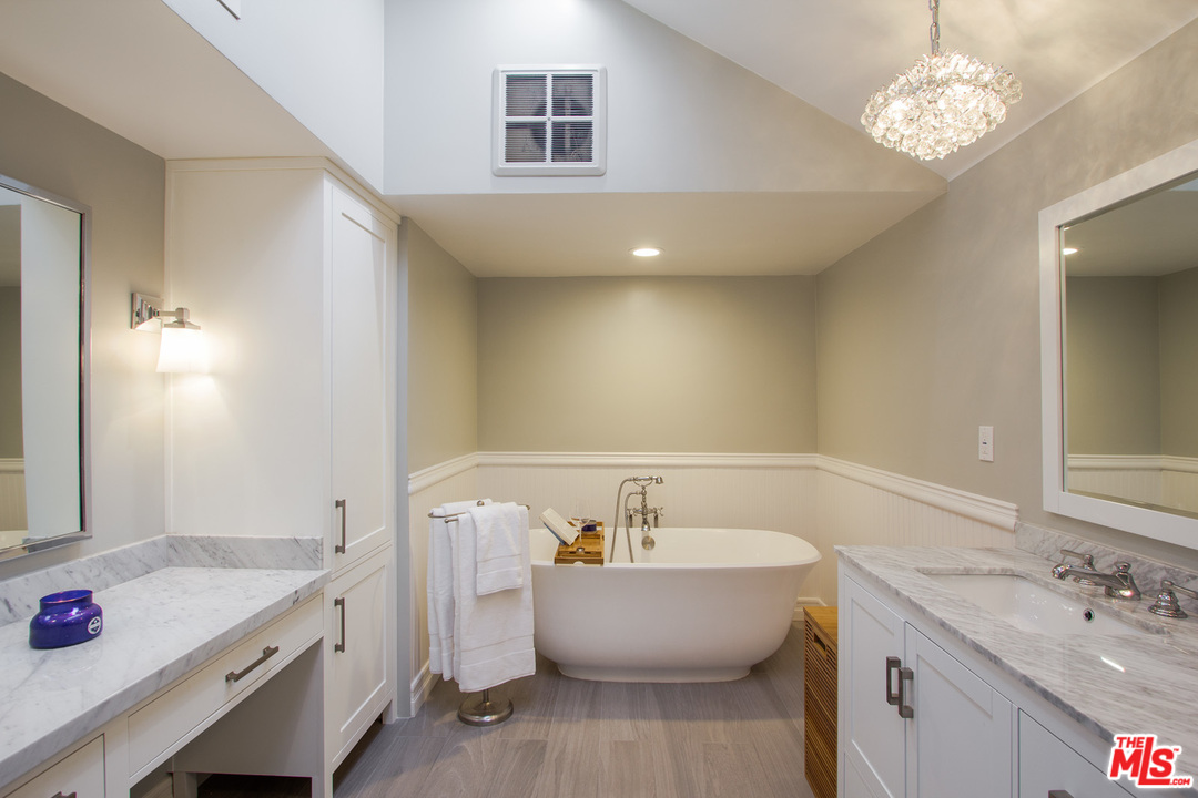 13082 Mindanao Way, Unit 58 Marina del Rey, CA 90292 - Photo 18 of 28