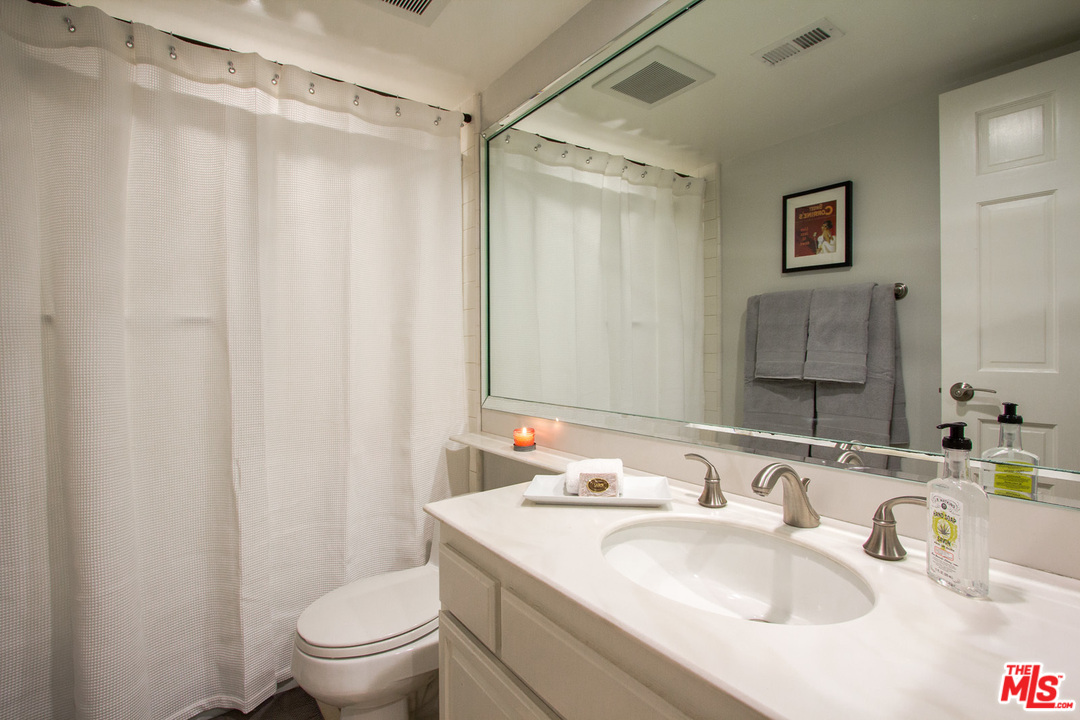 13082 Mindanao Way, Unit 58 Marina del Rey, CA 90292 - Photo 21 of 28