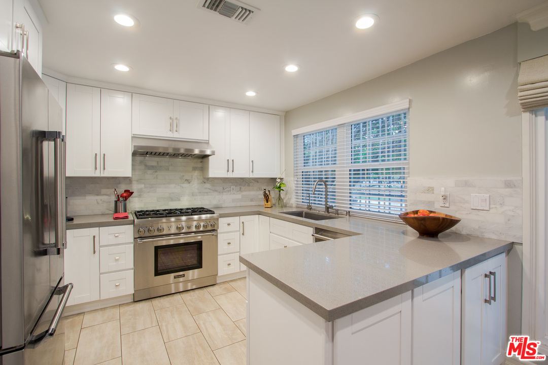 13082 Mindanao Way, Unit 58 Marina del Rey, CA 90292 - Photo 9 of 28