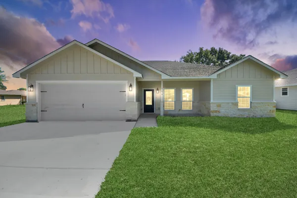 $295,000 | 706 Clara Avenue, El Campo, TX 77437