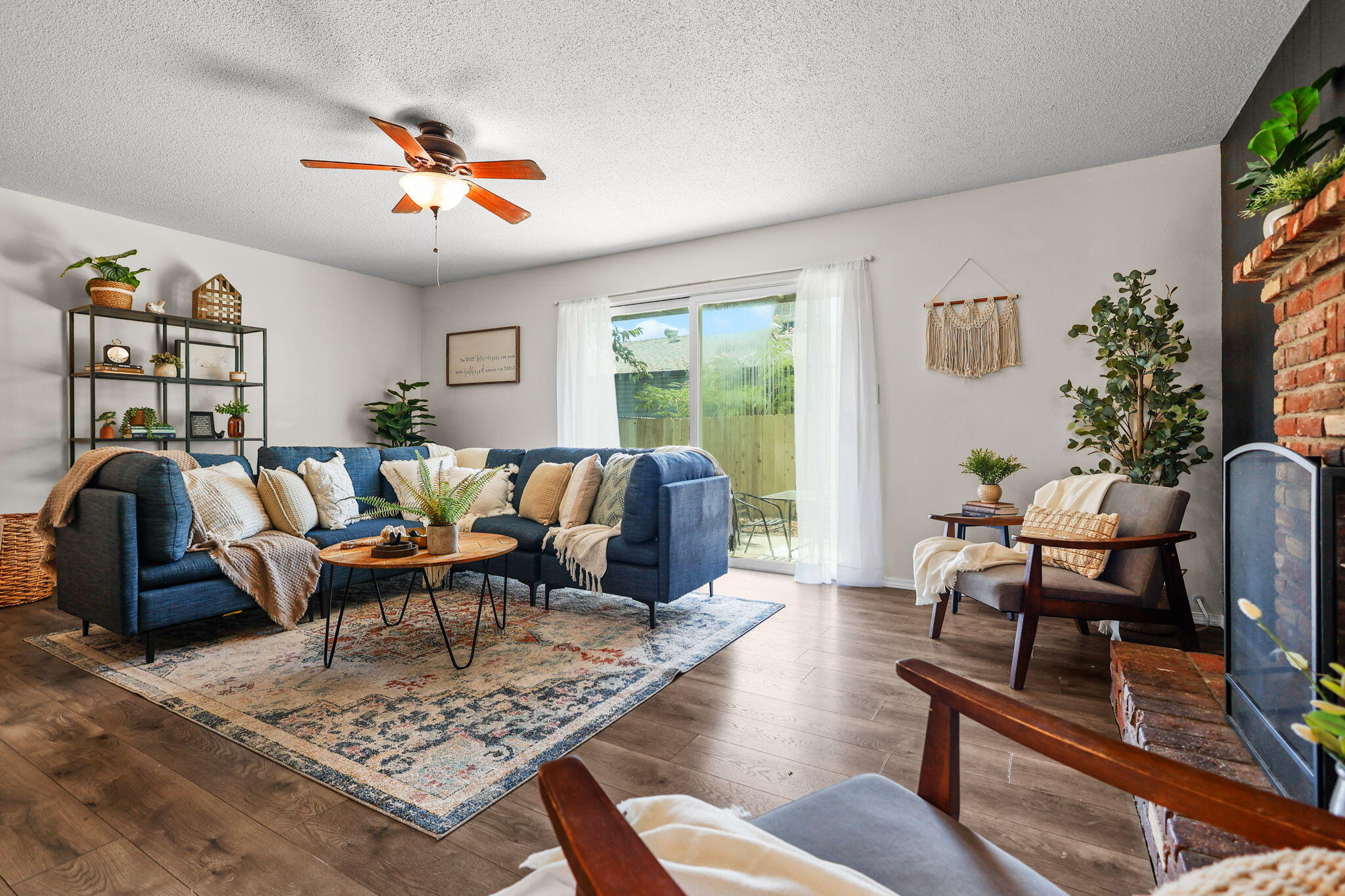 3646 Rhonda Road Cottonwood, CA 96022 - Photo 2 of 58 Spacious Living Room