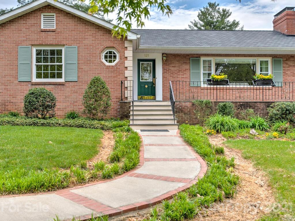 121 Red Oak Road Asheville, NC 28804 - Photo 2 of 35 Gallery Image 2