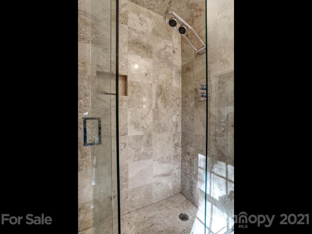 121 Red Oak Road Asheville, NC 28804 - Photo 22 of 35 Gallery Image 22