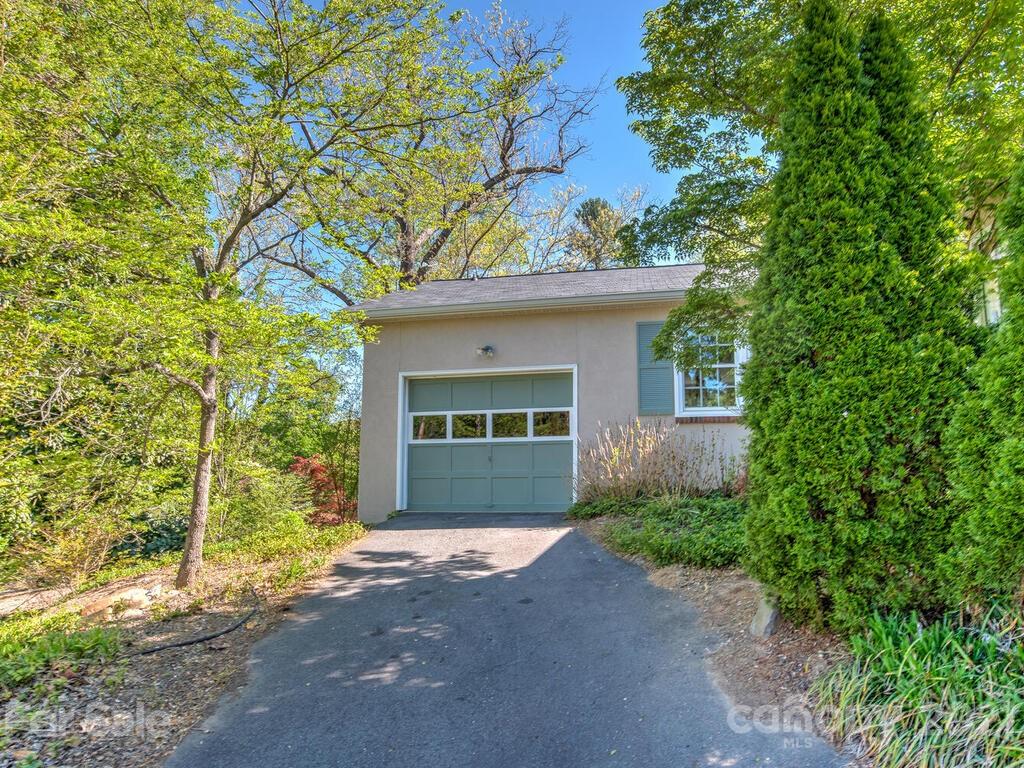 121 Red Oak Road Asheville, NC 28804 - Photo 24 of 35 Gallery Image 24
