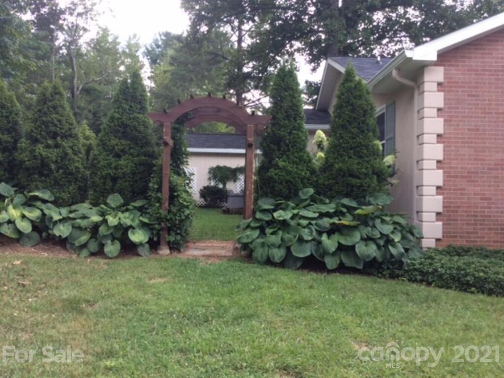 121 Red Oak Road Asheville, NC 28804 - Photo 27 of 35 Gallery Image 27