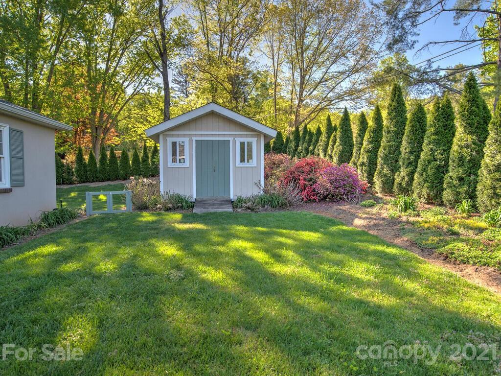 121 Red Oak Road Asheville, NC 28804 - Photo 31 of 35 Gallery Image 31
