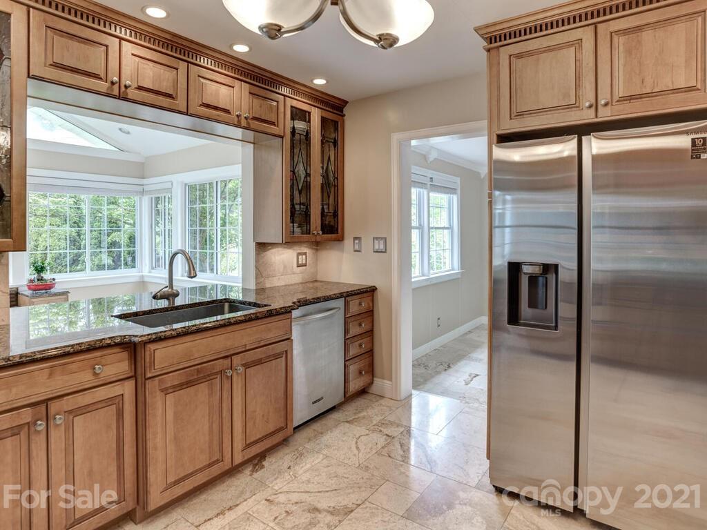 121 Red Oak Road Asheville, NC 28804 - Photo 8 of 35 Gallery Image 8