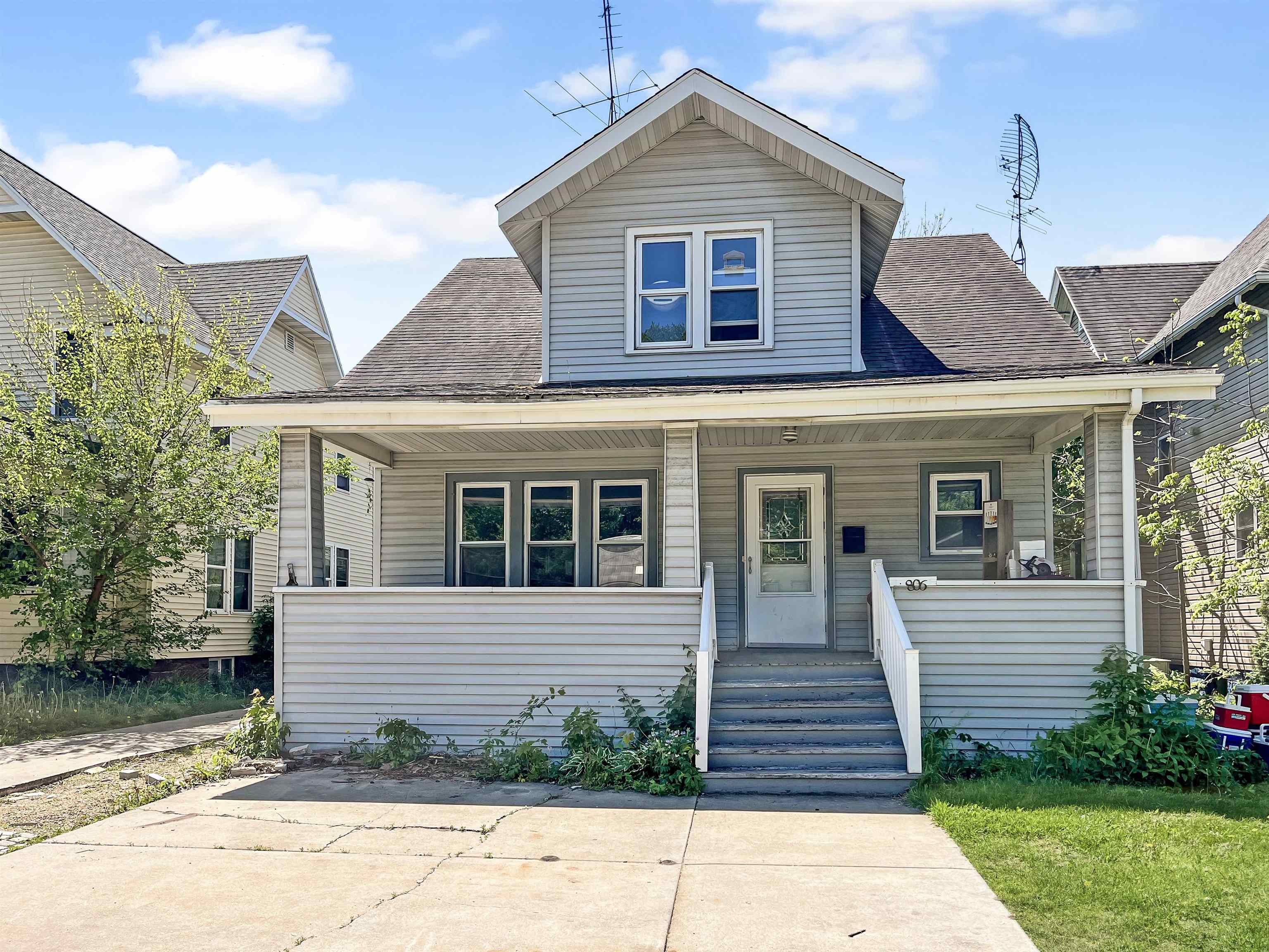 806 East Main Street Reedsburg, WI 53959 - Photo 1 of 36