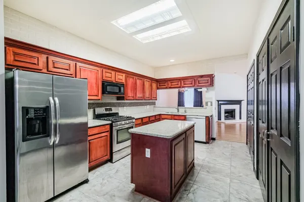 $2,100 | 18422 Cobblestone Drive, Cypress, TX 77429