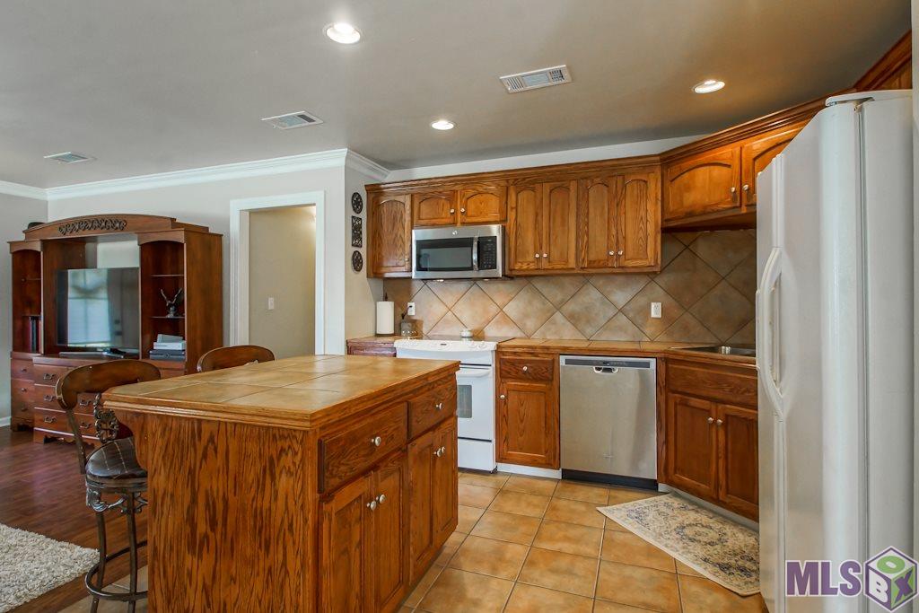33860 Clinton Allen Road Denham Springs, LA 70706 - Photo 3 of 16 Gallery Image 3
