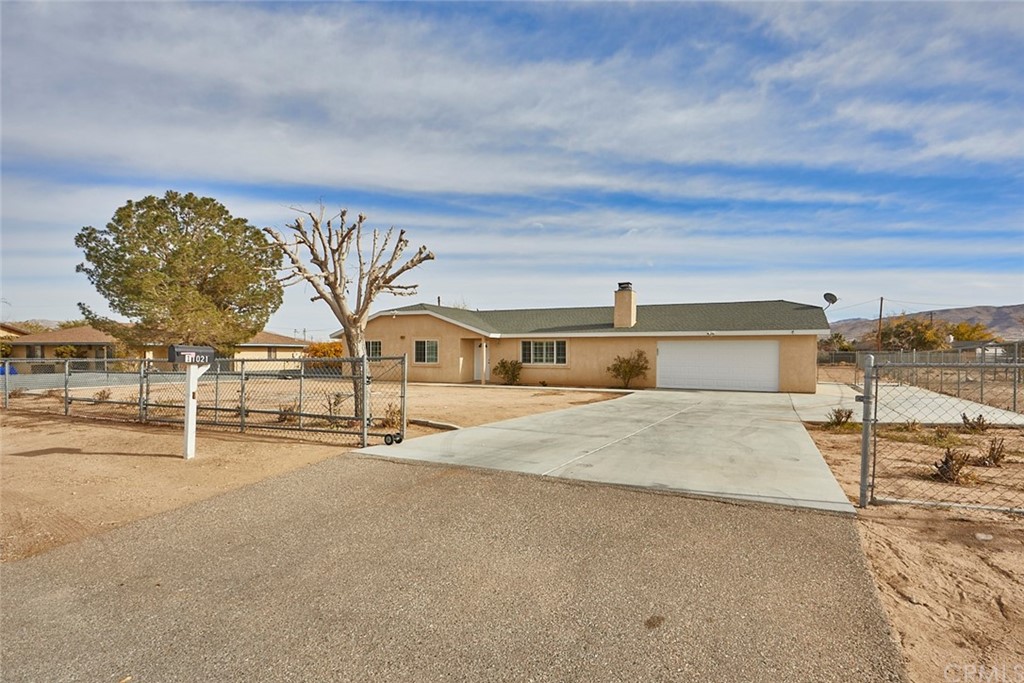 11021 Moki Road Apple Valley, CA 92308 - Photo 1 of 1 a view of parking