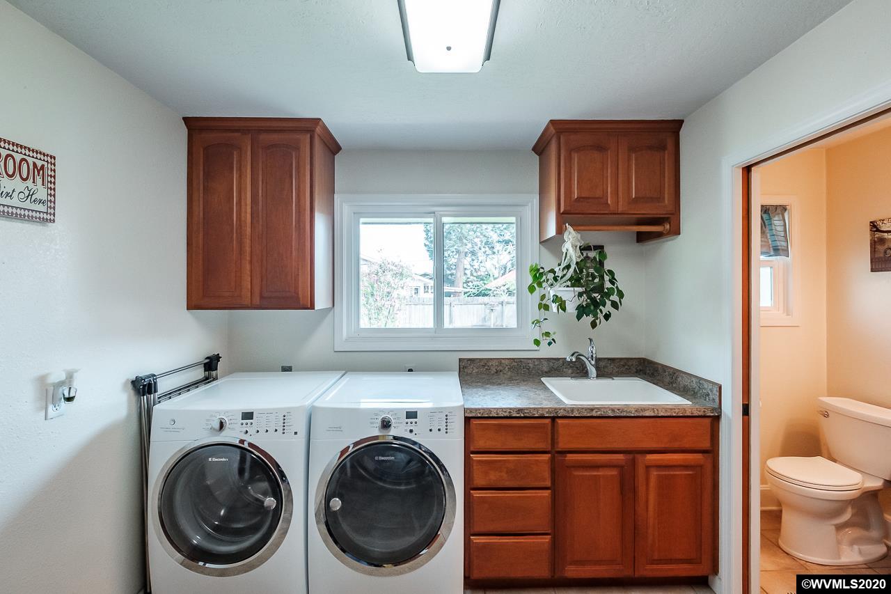 3045 Southwest Liberty Street Albany, OR 97321 - Photo 21 of 32 Gallery Image 21