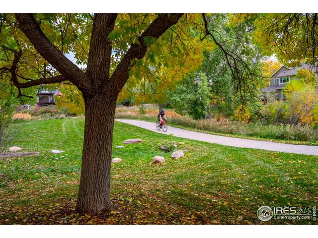 a view of outdoor space with a garden