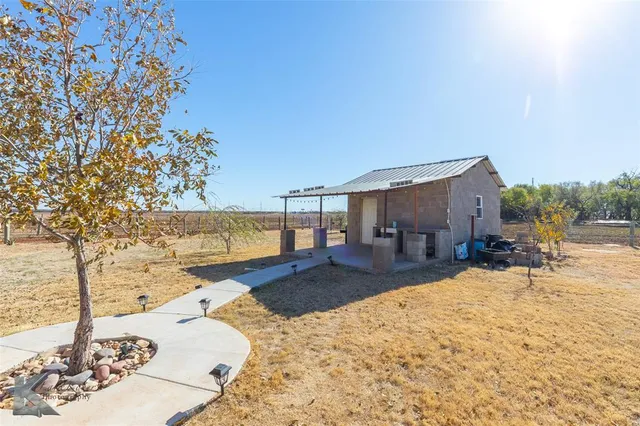 $799,900 | 673 County Road 612, Trent, TX 79561