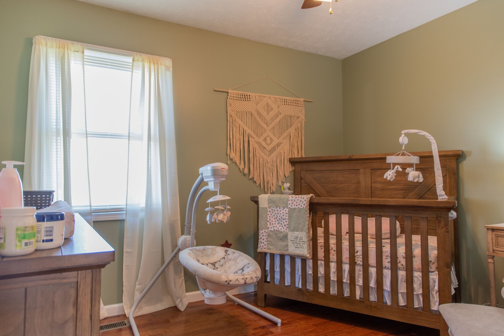 319 Wirmingham Road Monroe, TN 38573 - Photo 9 of 34 a bedroom with a bed and a window
