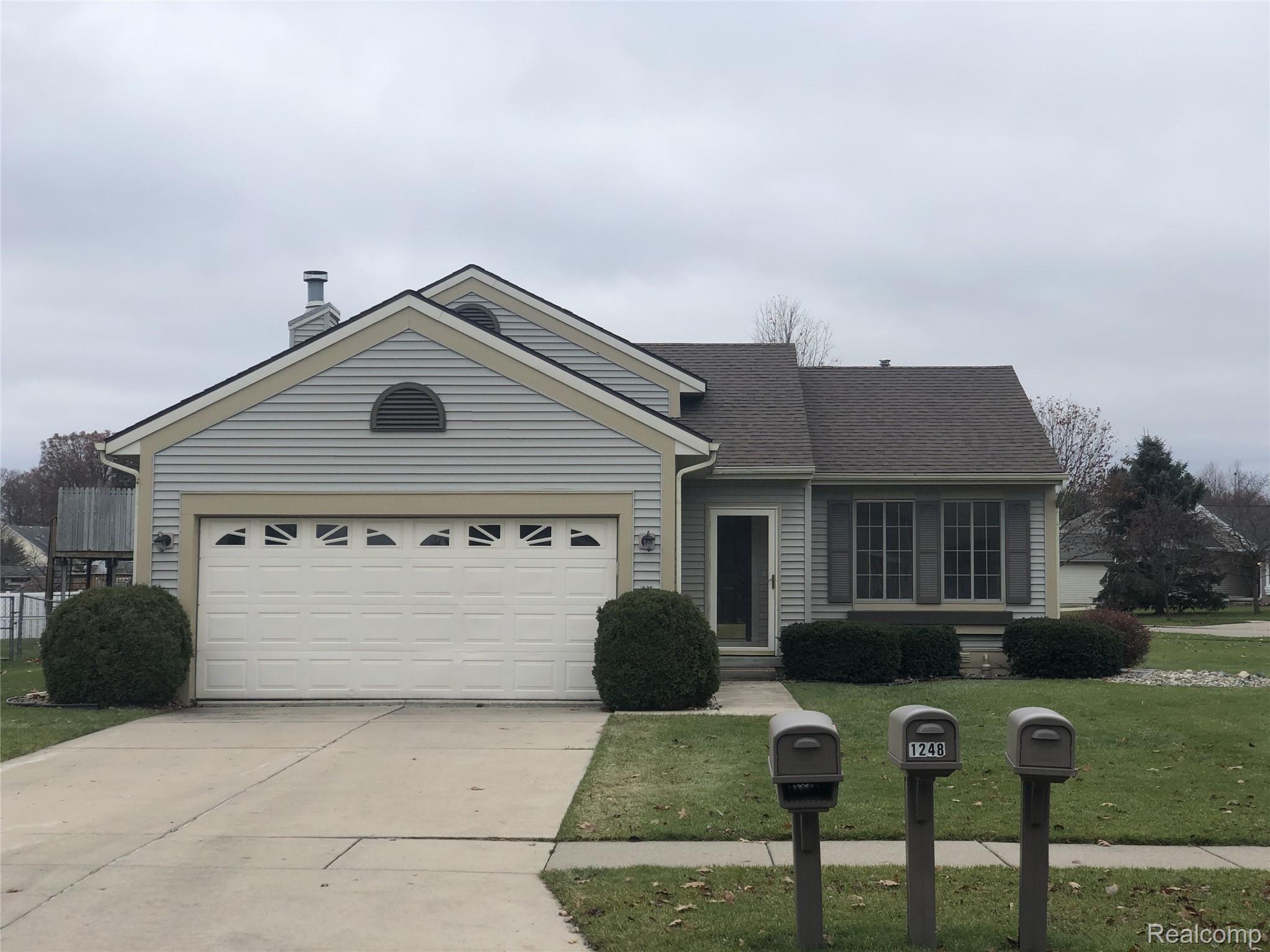1245 Calumet Road Dewitt, MI 48820 - Photo 1 of 17 1.jpg