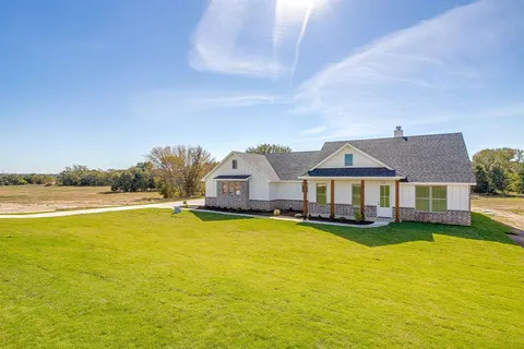 $479,000 | 217 Kilkenny Road, Poolville, TX 76487