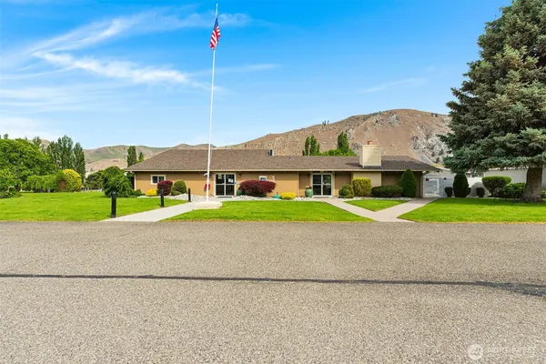 $89,900 | 525 West Marine View Drive, Orondo, WA 98843