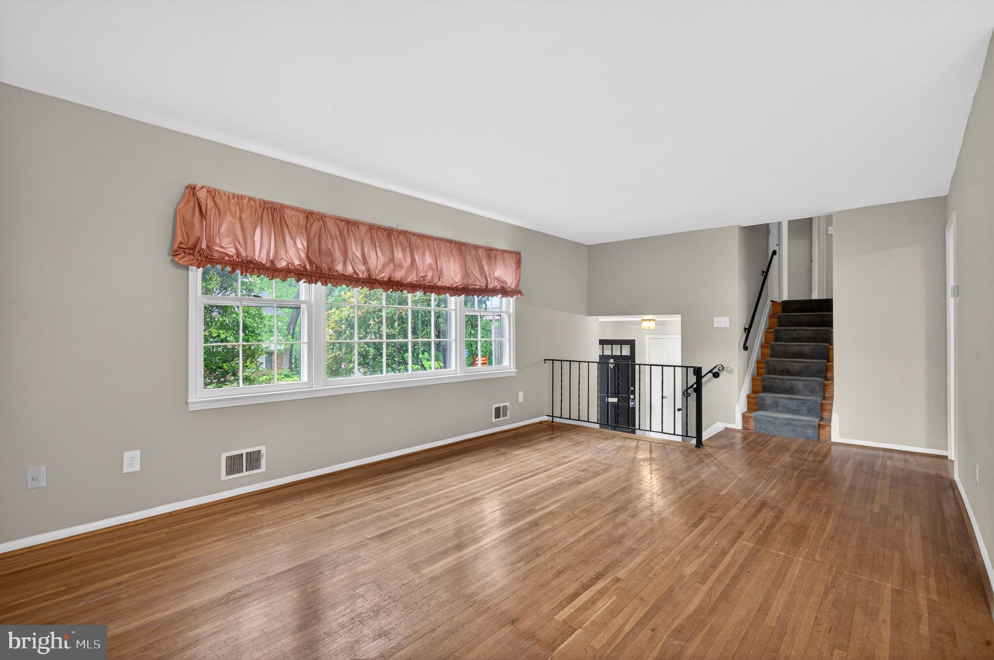 6118 Roxbury Avenue Springfield, VA 22152 - Photo 21 of 60