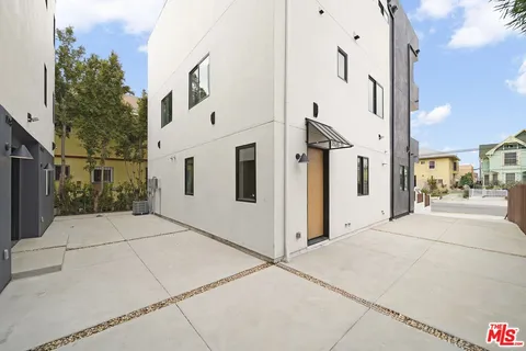 $3,320,000 | 1518 Magnolia Avenue, Los Angeles, CA 90006