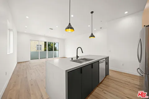 $3,320,000 | 1518 Magnolia Avenue, Los Angeles, CA 90006