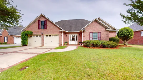 $386,900 | 920 West Glouchester Drive, Sumter, SC 29150