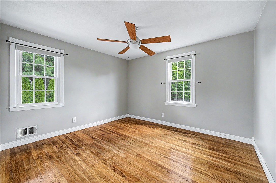 117 Larchmont Road Warwick, RI 02886 - Photo 20 of 44