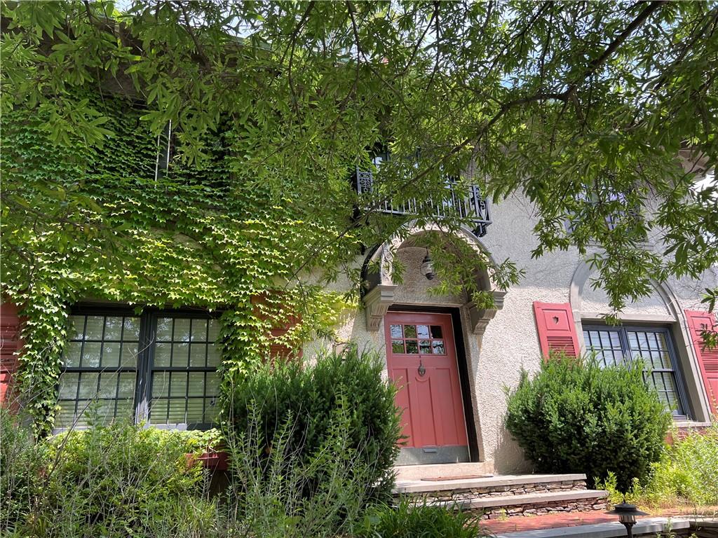 221 Morris Avenue, Providence, RI 02906 Compass