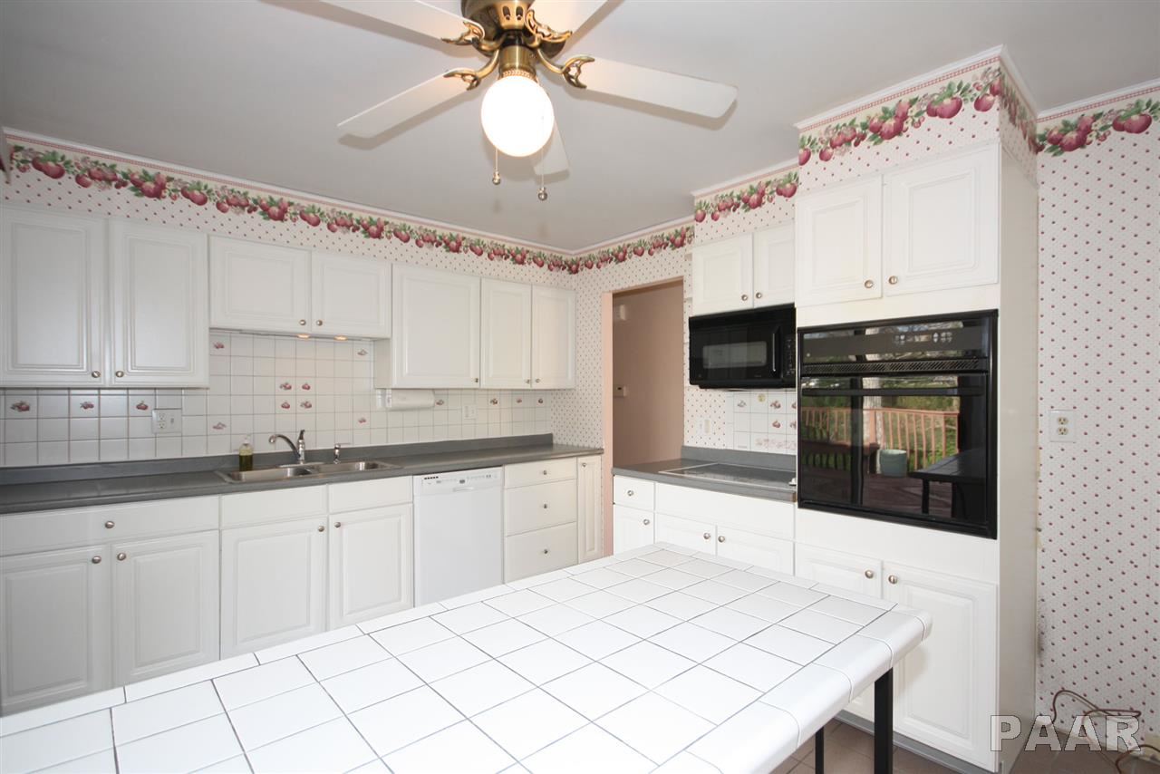 4908 North Ronald Road Peoria, IL 61614 - Photo 18 of 36 Gallery Image 18