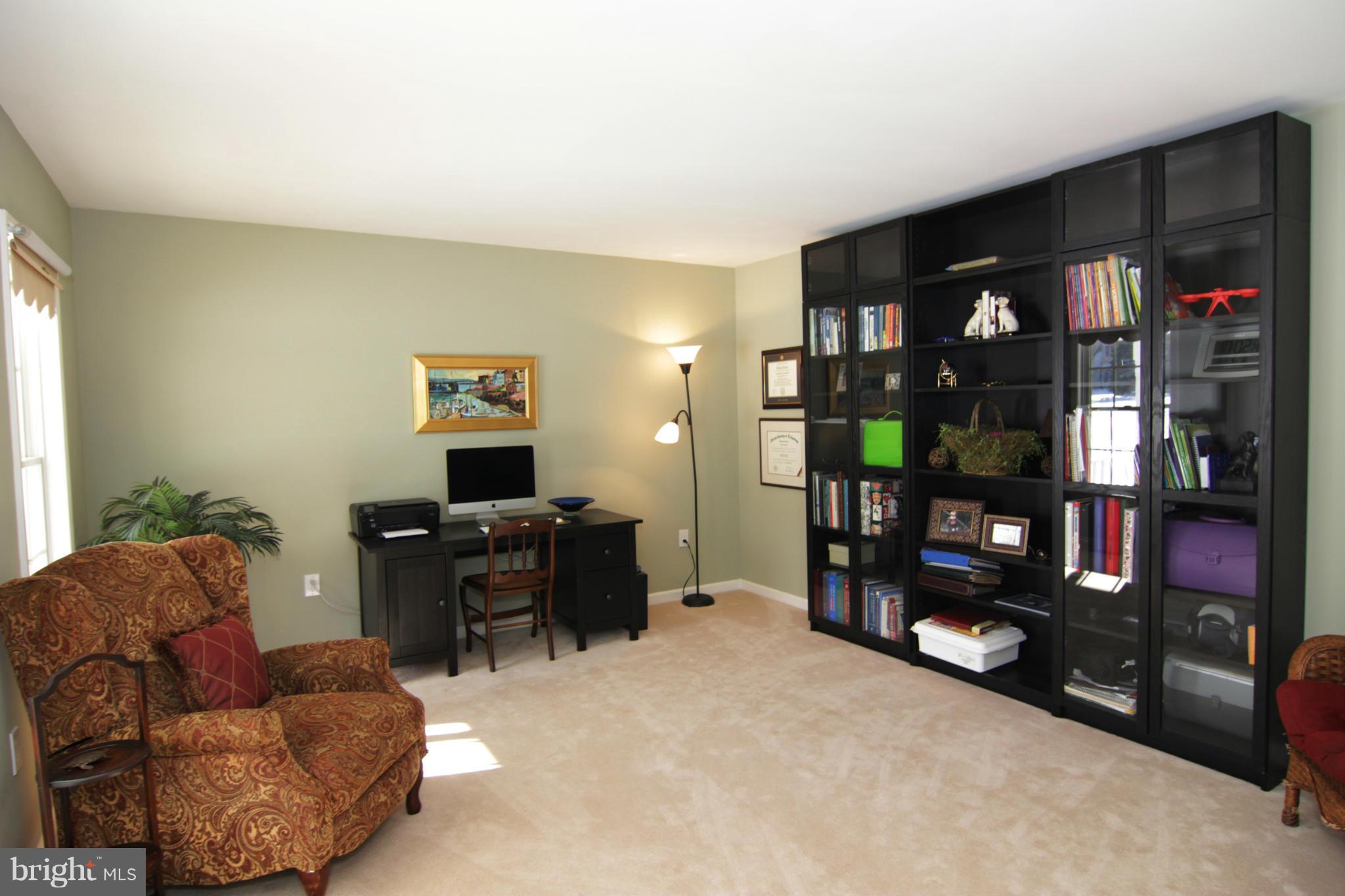 16397 Hampton Road Hamilton, VA 20158 - Photo 11 of 30 Open and light filled living room