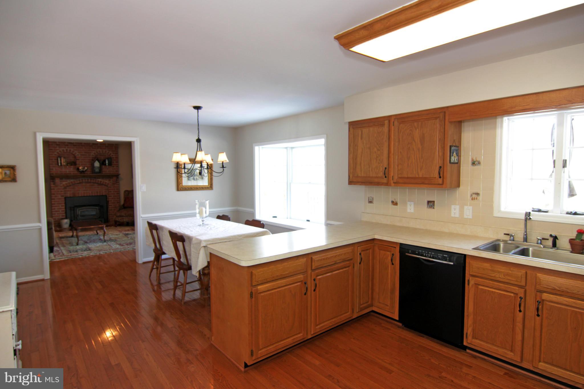 16397 Hampton Road Hamilton, VA 20158 - Photo 17 of 30 Enjoy the breakfast area with views