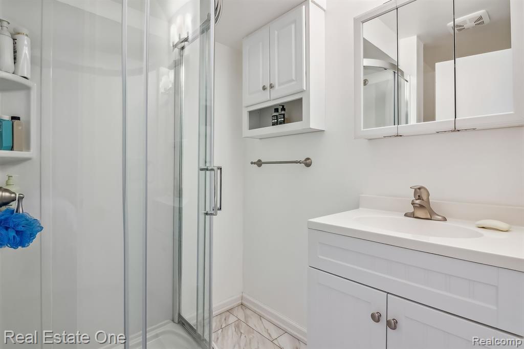 1034 Lake Shore Road Grosse Pointe Shores, MI 48236 - Photo 36 of 43