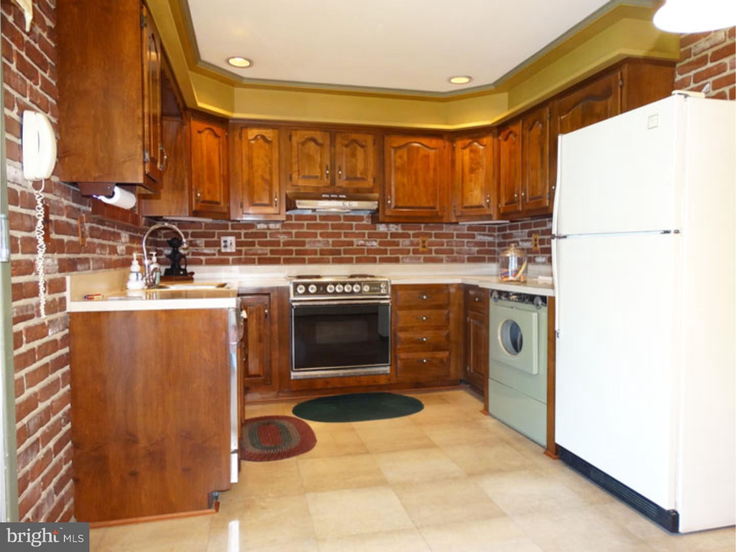 24 Hybrid Road Levittown, PA 19056 - Photo 3 of 25 Kitchen