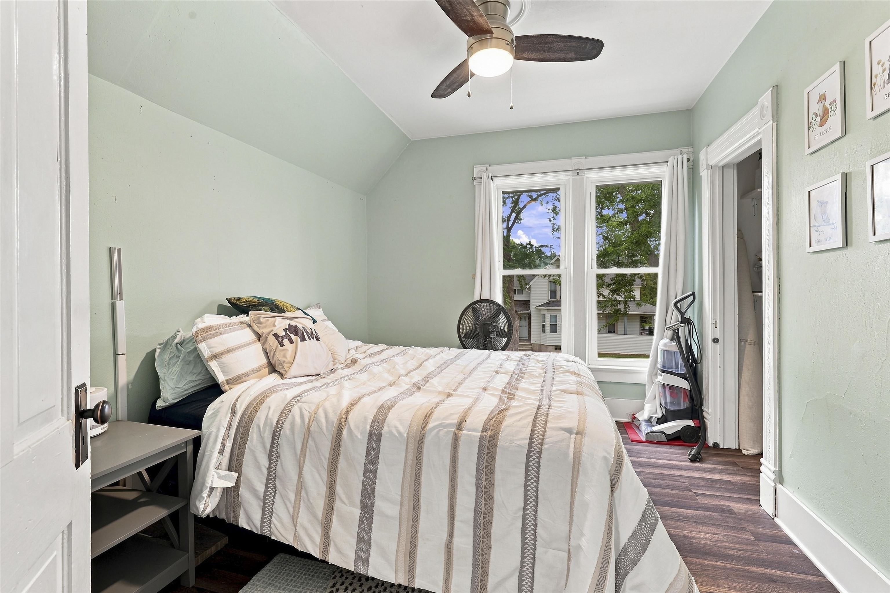 1102 West Lawrence Street Appleton, WI 54914 - Photo 14 of 26 Gallery Image 14