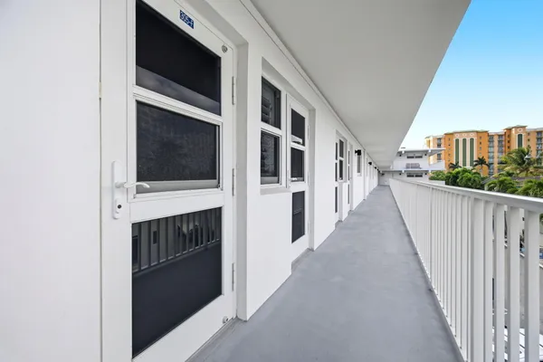 $329,000 | 3221 Northeast 8th Street, Unit F305, Pompano Beach, FL 33062