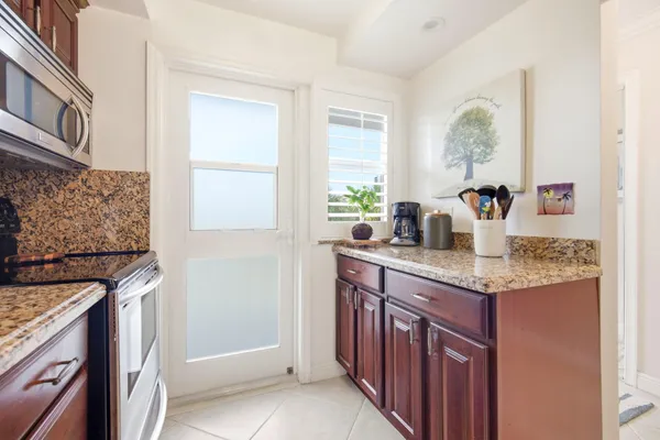 $329,000 | 3221 Northeast 8th Street, Unit F305, Pompano Beach, FL 33062