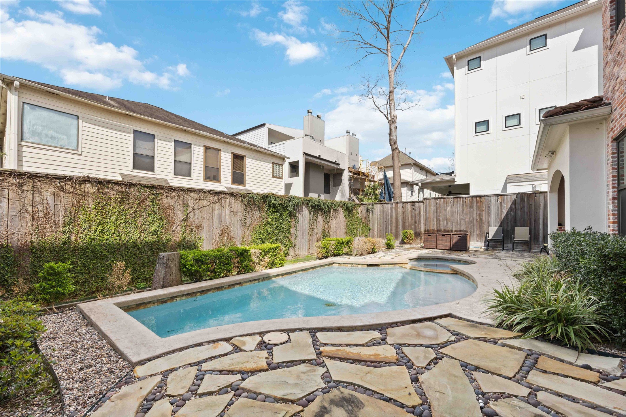 215 Malone Street Houston, TX 77007 - Photo 47 of 48 Pool