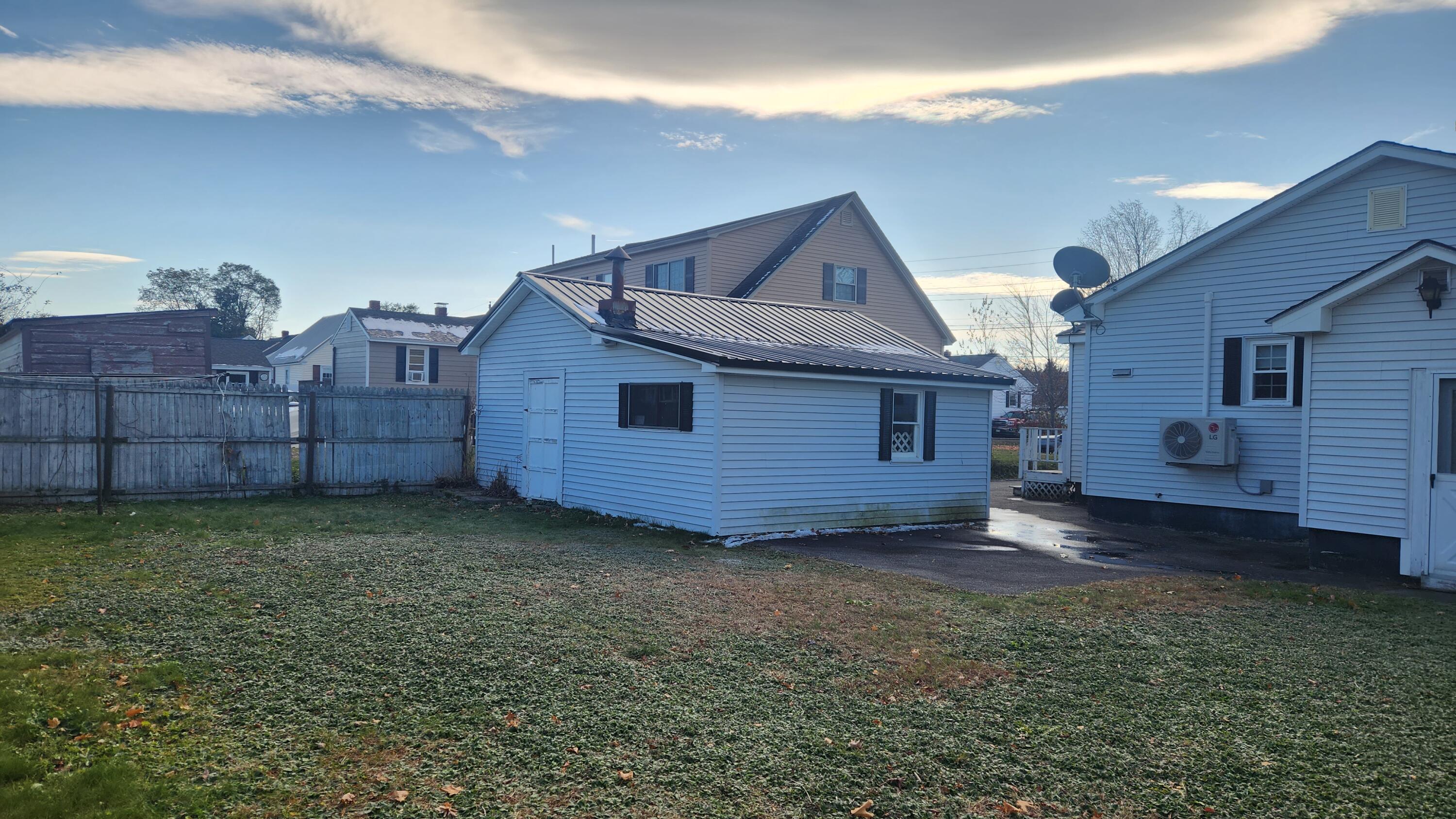 61 Waldo Street Millinocket, ME 04462 - Photo 5 of 33 20231103_135545