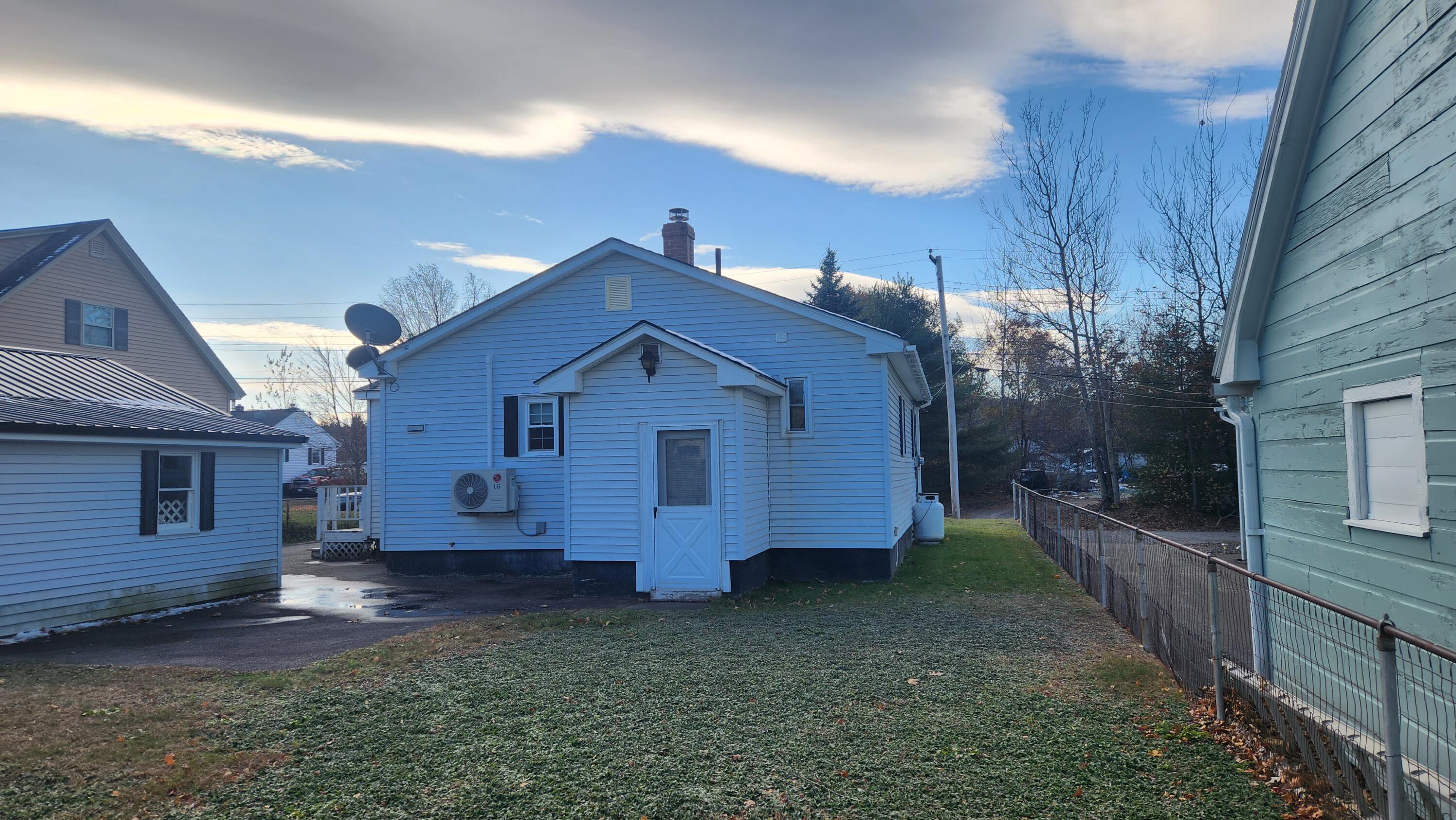 61 Waldo Street Millinocket, ME 04462 - Photo 8 of 33 20231103_135542
